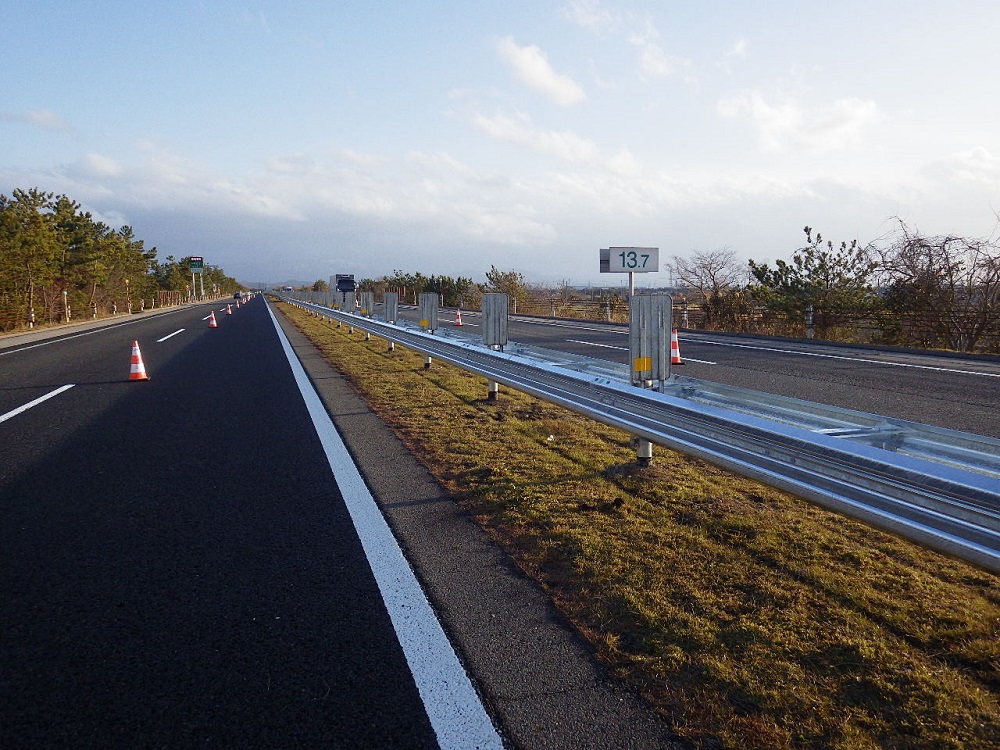 中央自動車道　羽島管内防護柵工事（平成29年度）