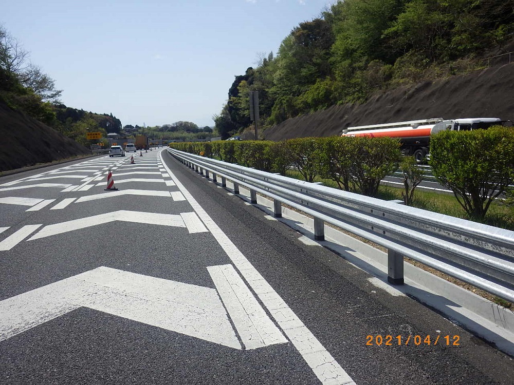 常磐自動車道　水戸管内中分防護柵工事（平成30年度）