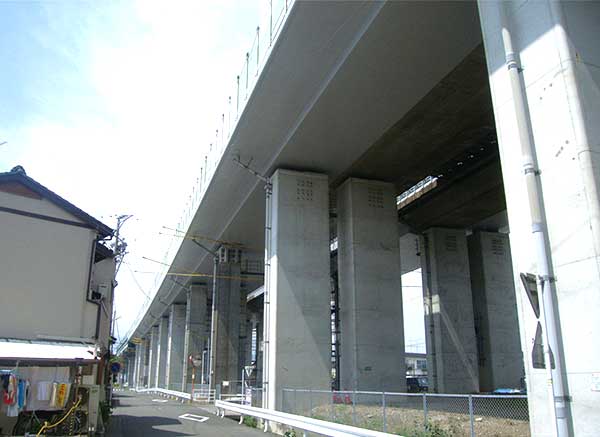 東名高速道路　コンクリート補修